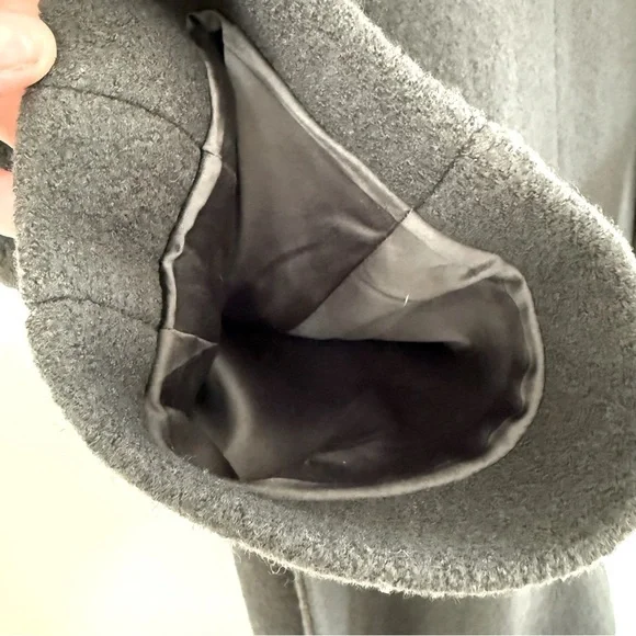 Mid-length wool coat - Picture 4 of 8